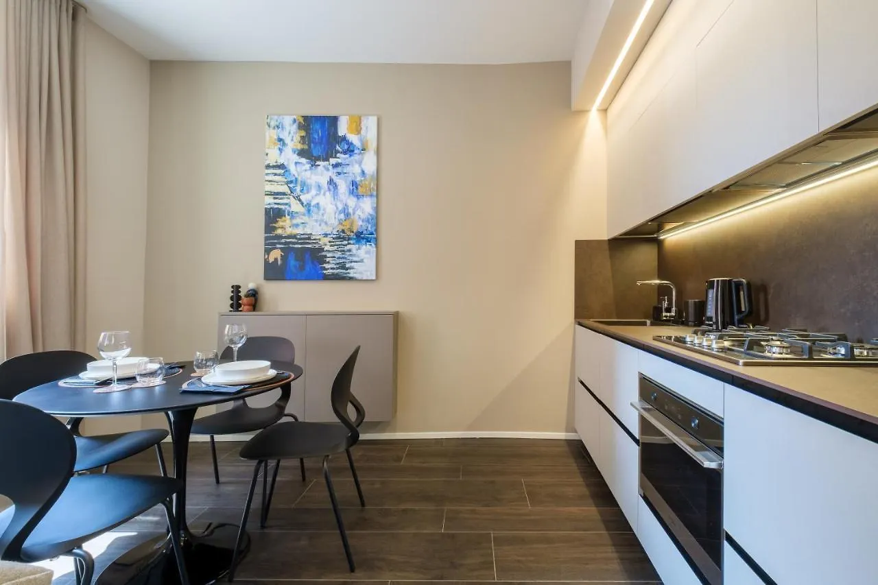 Golden Suite By Studio Vita Bolonia 0*,  Italia