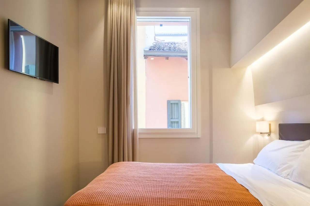 Apartment Golden Suite By Studio Vita Bologna Italy